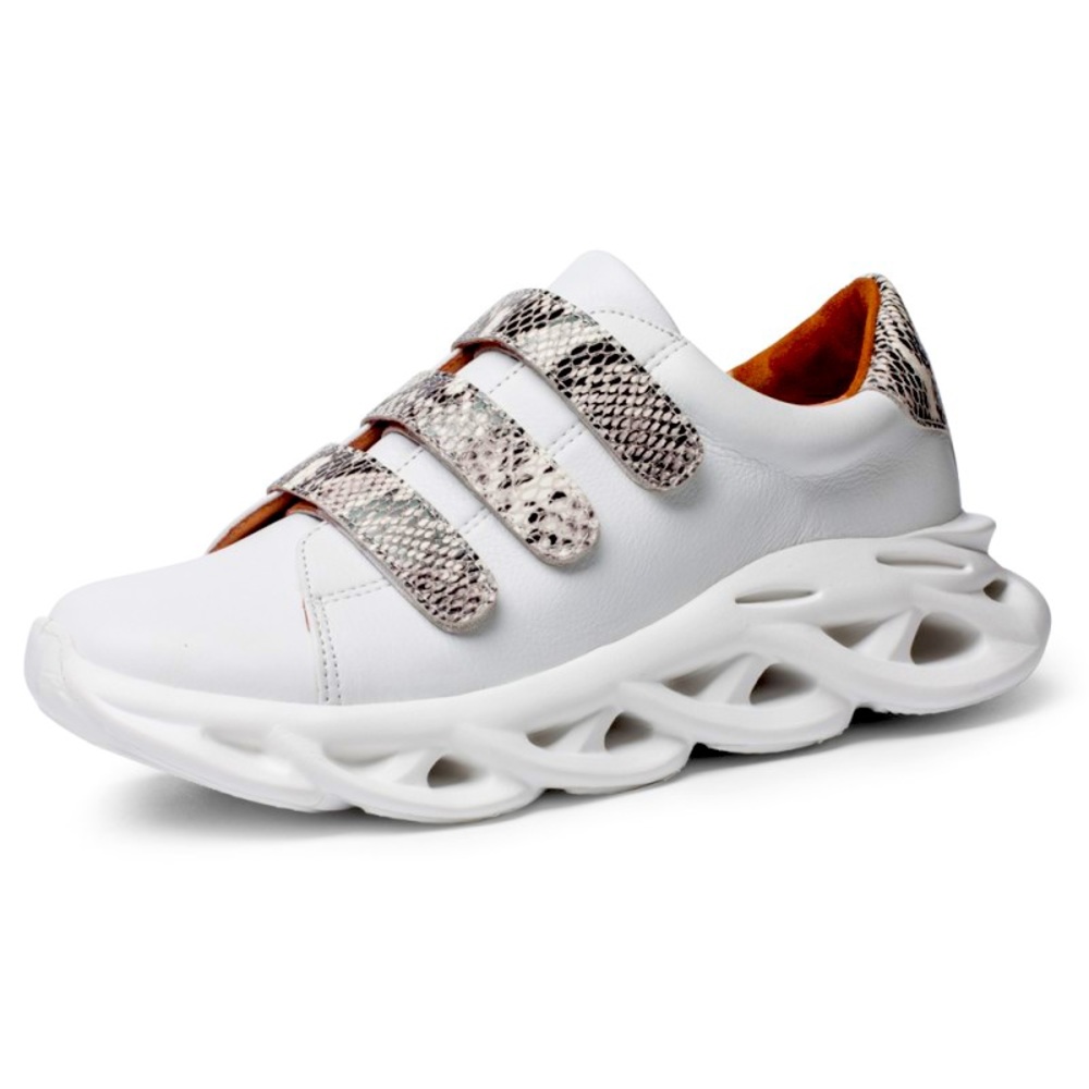YES Sundown Sneaker